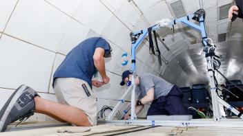 Preston mounting CHANGES rack to aircraft floor