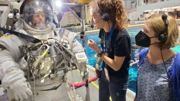 Ruby and Janine in NBL with Astronaut